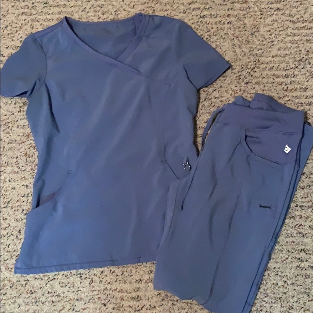Women’s Cherokee scrubs